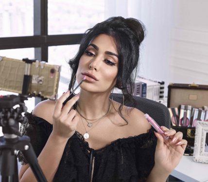 Ins粉丝近5000万，全球最火美妆品牌是她创立的！关于Huda Kattan的10个事实